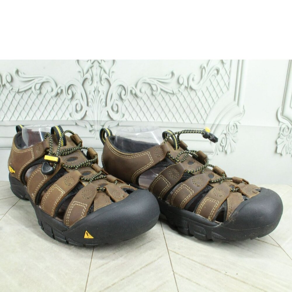 Keen New Port Brown Leather Adjustable Bungee Cord Outdoor Sandals Size 11 - Picture 2 of 9